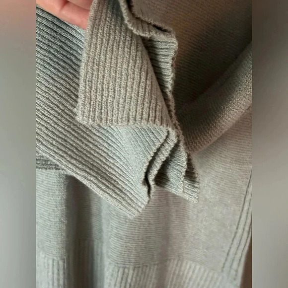 Free People | bell sleeve | tunic | cross front | long sleeve sweater | small - Picture 9 of 13